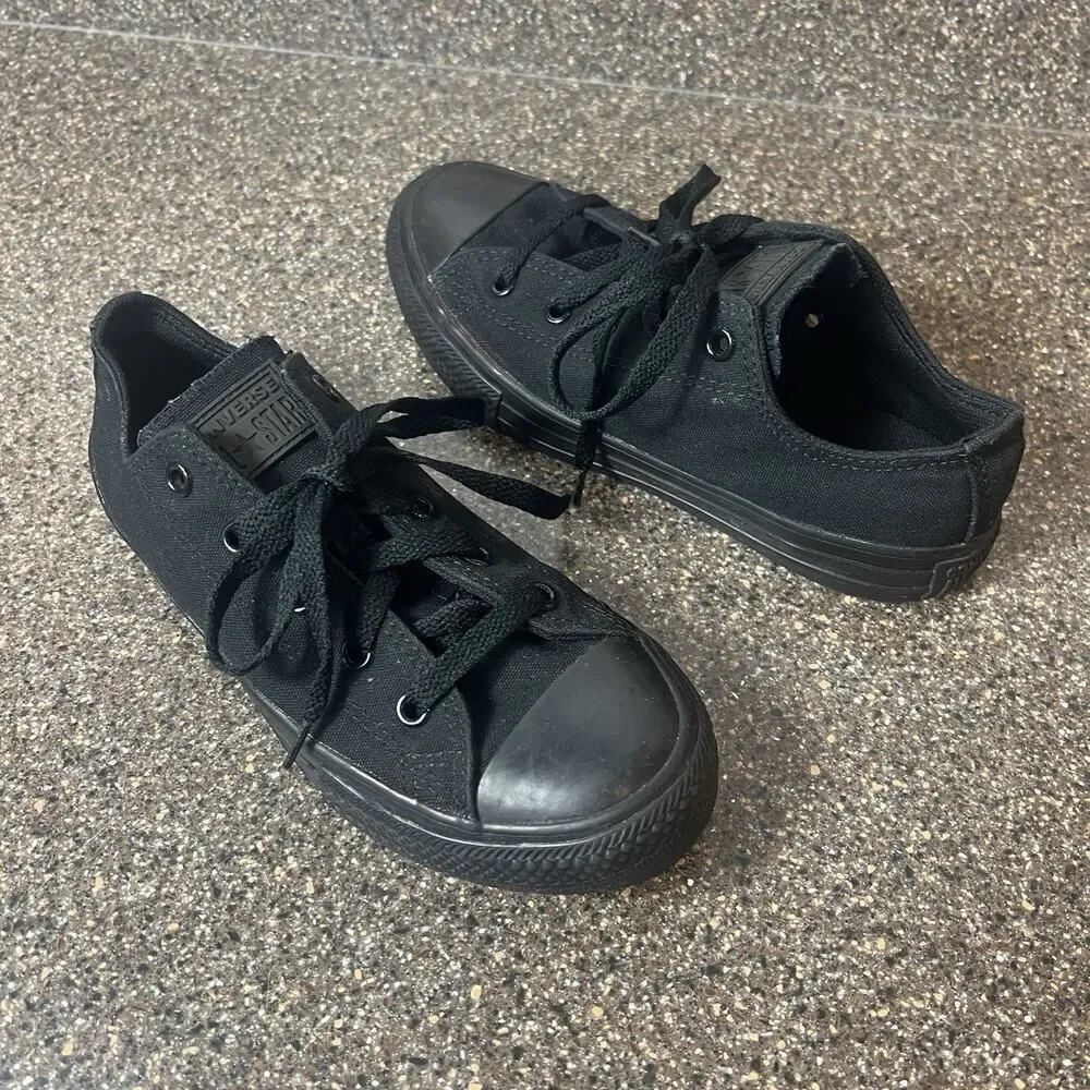 Converse All Star Kids Youth Sz 2 All Black Canvas Sneaker Lace Up Low Top Shoes